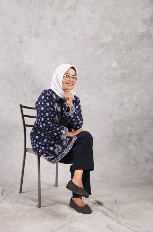 SMA BPI 1 BANDUNG Dra. Hj. Tri Dharma, M.M.Pd