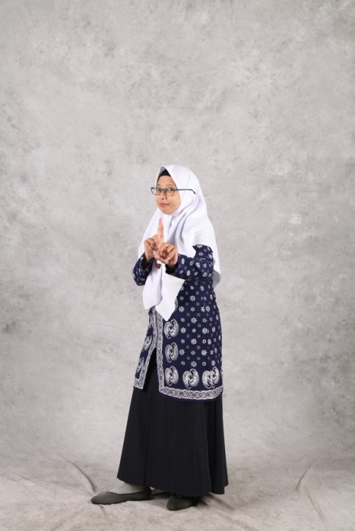 SMA BPI 1 BANDUNG Riski Utami, S.Pd.I